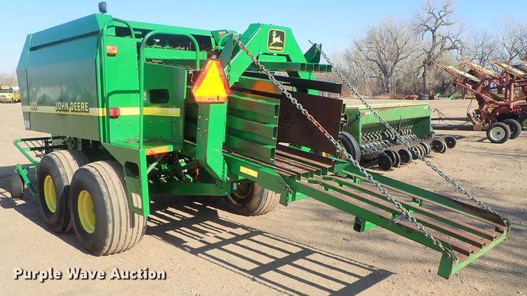 image for item DC3466 John Deere 100 large square baler