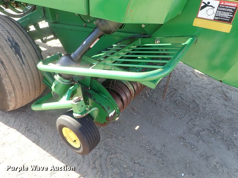 image for item DC3466 John Deere 100 large square baler