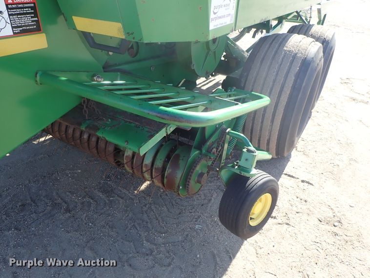 image for item DC3466 John Deere 100 large square baler