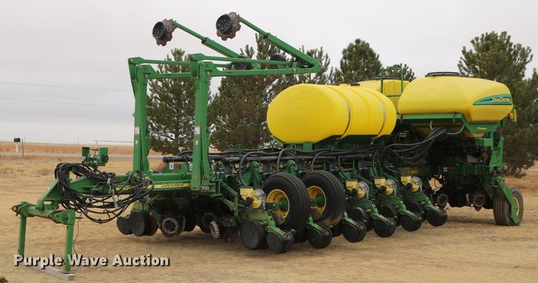 image for item DD6060 2005 John Deere 1770NT no-till planter