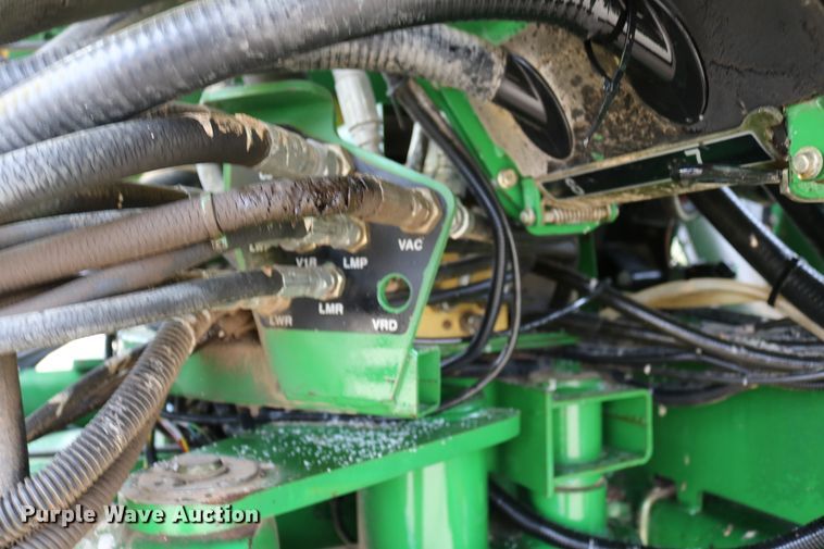 image for item DD6060 2005 John Deere 1770NT no-till planter