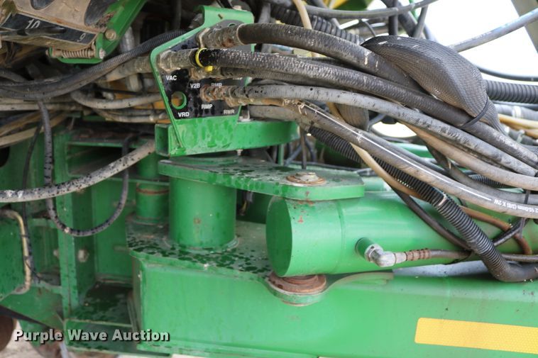 image for item DD6060 2005 John Deere 1770NT no-till planter