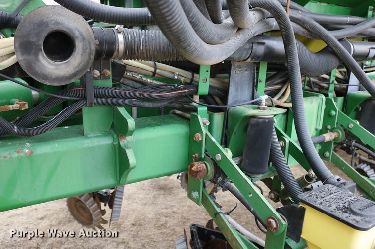 image for item DD6060 2005 John Deere 1770NT no-till planter