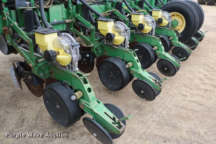 image for item DD6060 2005 John Deere 1770NT no-till planter