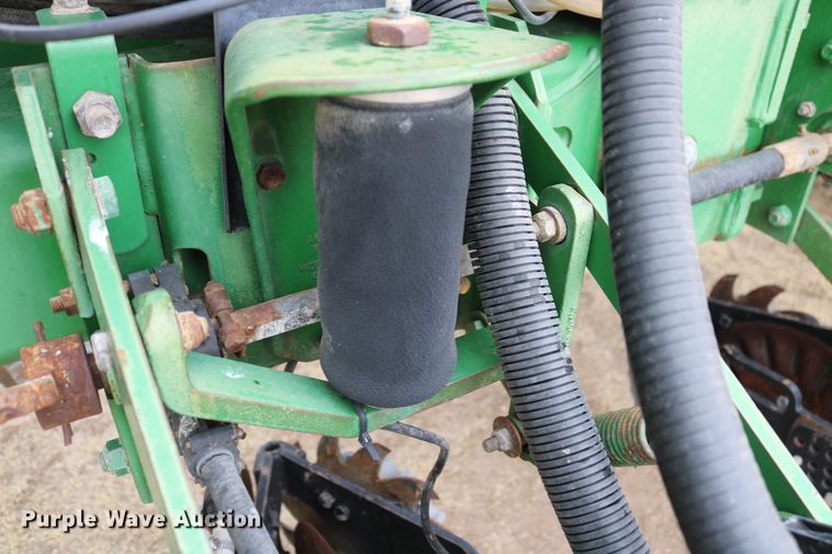 image for item DD6060 2005 John Deere 1770NT no-till planter