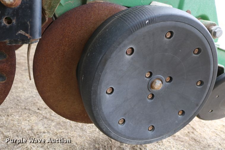 image for item DD6060 2005 John Deere 1770NT no-till planter