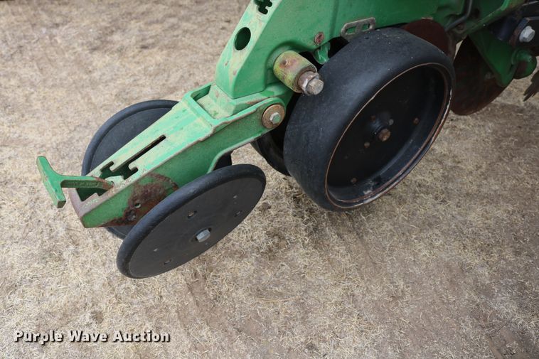 image for item DD6060 2005 John Deere 1770NT no-till planter