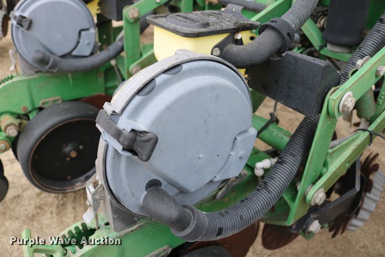 image for item DD6060 2005 John Deere 1770NT no-till planter