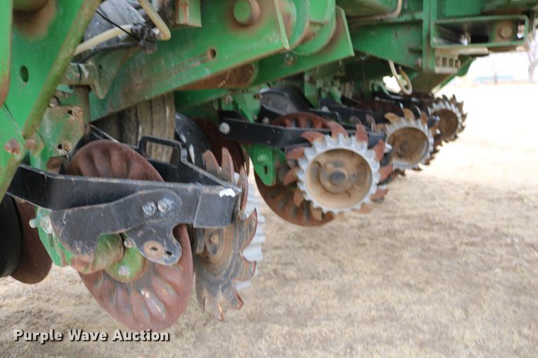 image for item DD6060 2005 John Deere 1770NT no-till planter