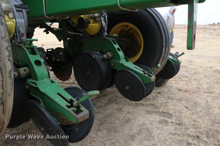 image for item DD6060 2005 John Deere 1770NT no-till planter