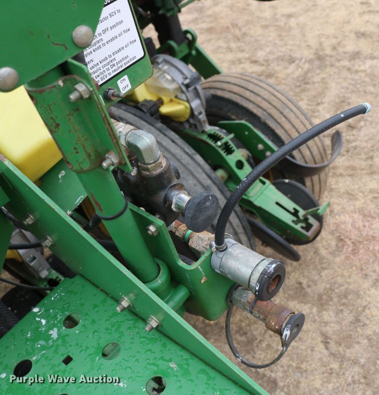 image for item DD6060 2005 John Deere 1770NT no-till planter