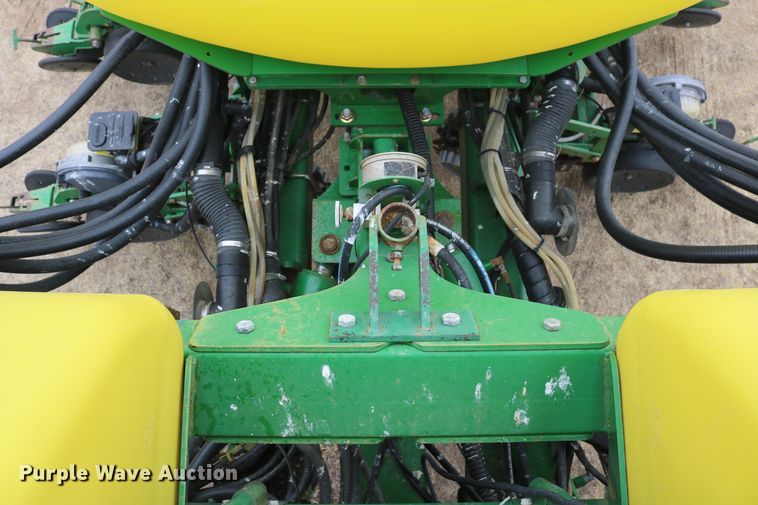 image for item DD6060 2005 John Deere 1770NT no-till planter