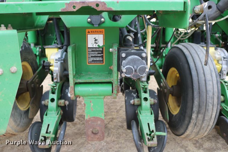 image for item DD6060 2005 John Deere 1770NT no-till planter