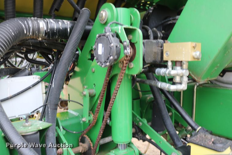 image for item DD6060 2005 John Deere 1770NT no-till planter