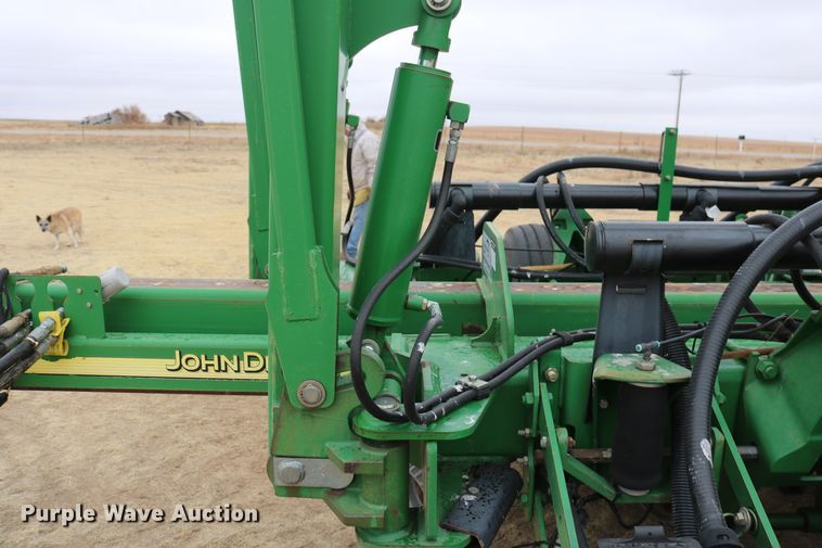 image for item DD6060 2005 John Deere 1770NT no-till planter