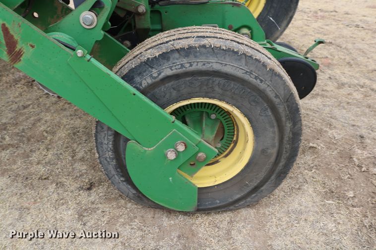 image for item DD6060 2005 John Deere 1770NT no-till planter