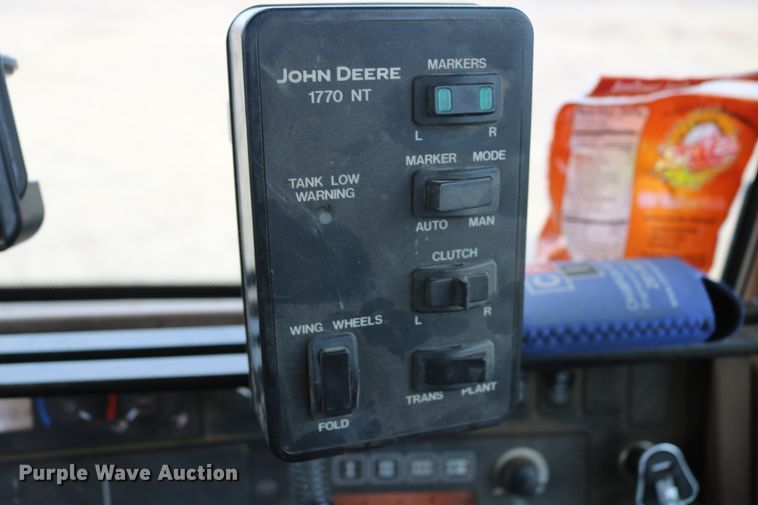image for item DD6060 2005 John Deere 1770NT no-till planter