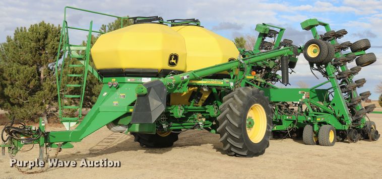 image for item DD6062 2011 John Deere 1890C air seeder