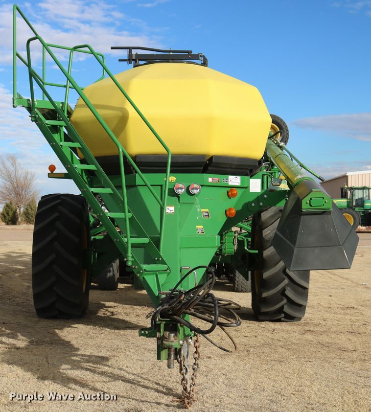 image for item DD6062 2011 John Deere 1890C air seeder