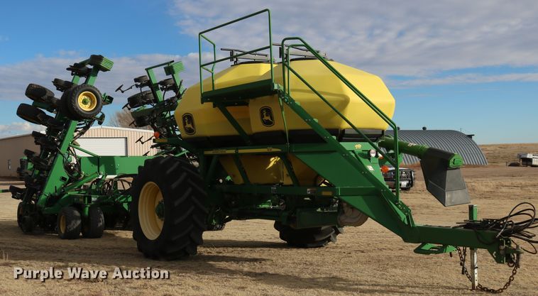 image for item DD6062 2011 John Deere 1890C air seeder