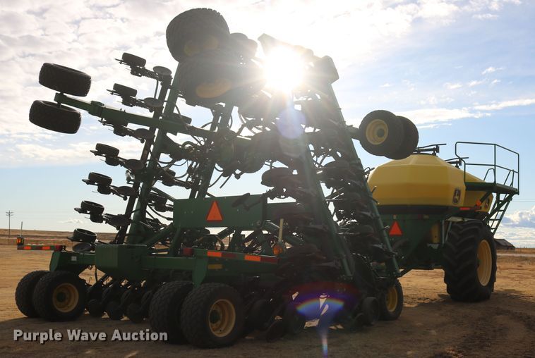 image for item DD6062 2011 John Deere 1890C air seeder