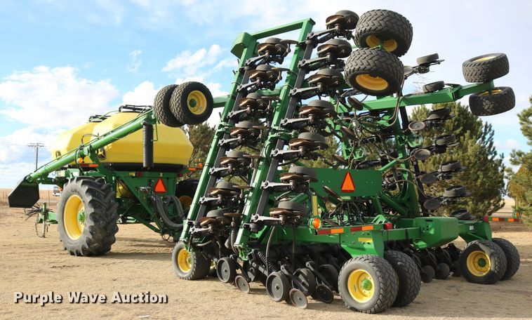 image for item DD6062 2011 John Deere 1890C air seeder