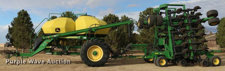 image for item DD6062 2011 John Deere 1890C air seeder