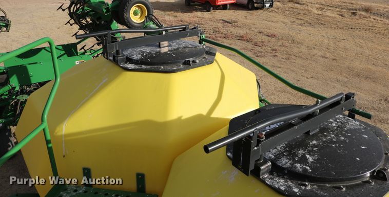 image for item DD6062 2011 John Deere 1890C air seeder