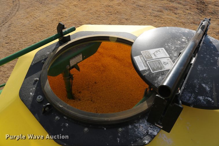 image for item DD6062 2011 John Deere 1890C air seeder