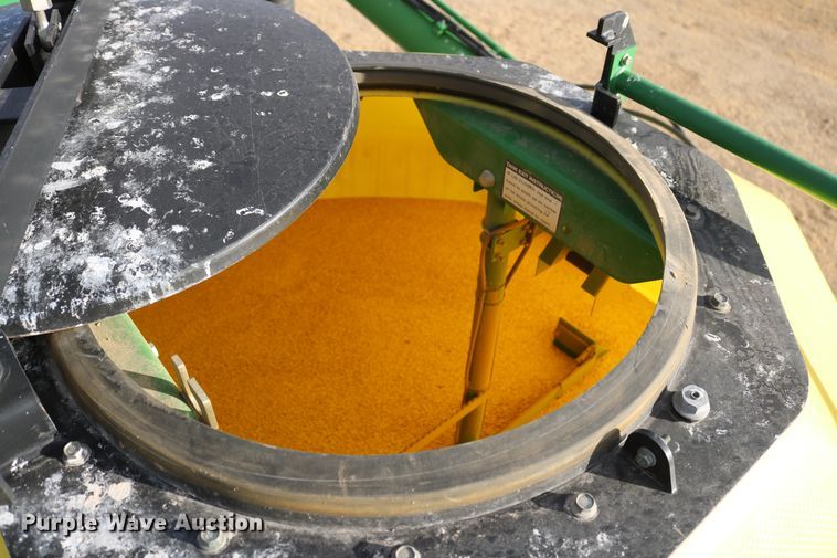 image for item DD6062 2011 John Deere 1890C air seeder