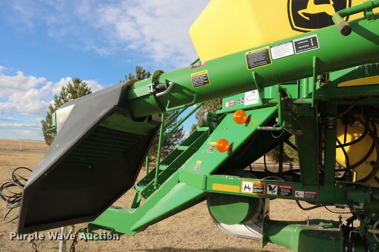 image for item DD6062 2011 John Deere 1890C air seeder
