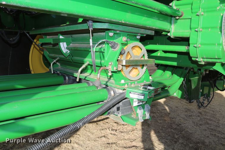 image for item DD6062 2011 John Deere 1890C air seeder