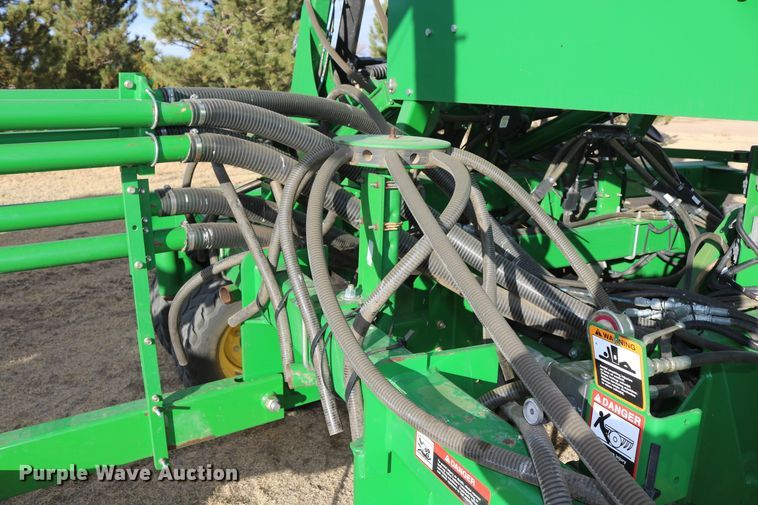 image for item DD6062 2011 John Deere 1890C air seeder