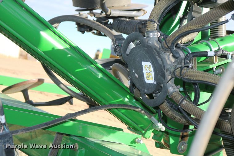 image for item DD6062 2011 John Deere 1890C air seeder