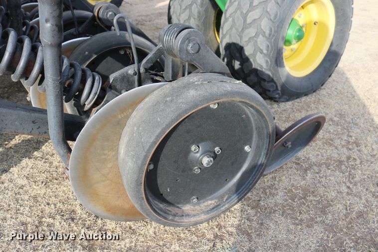 image for item DD6062 2011 John Deere 1890C air seeder