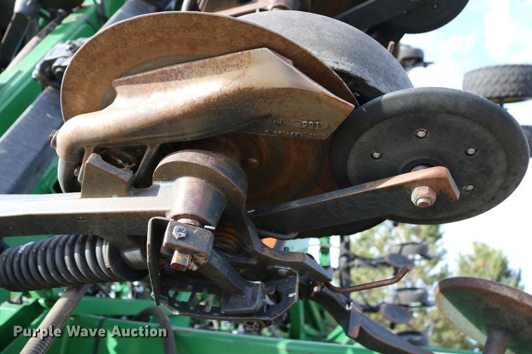image for item DD6062 2011 John Deere 1890C air seeder