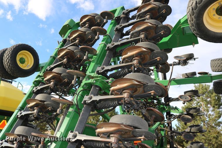 image for item DD6062 2011 John Deere 1890C air seeder