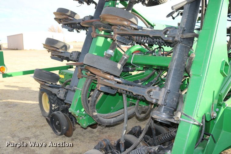 image for item DD6062 2011 John Deere 1890C air seeder