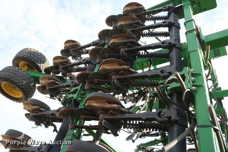 image for item DD6062 2011 John Deere 1890C air seeder