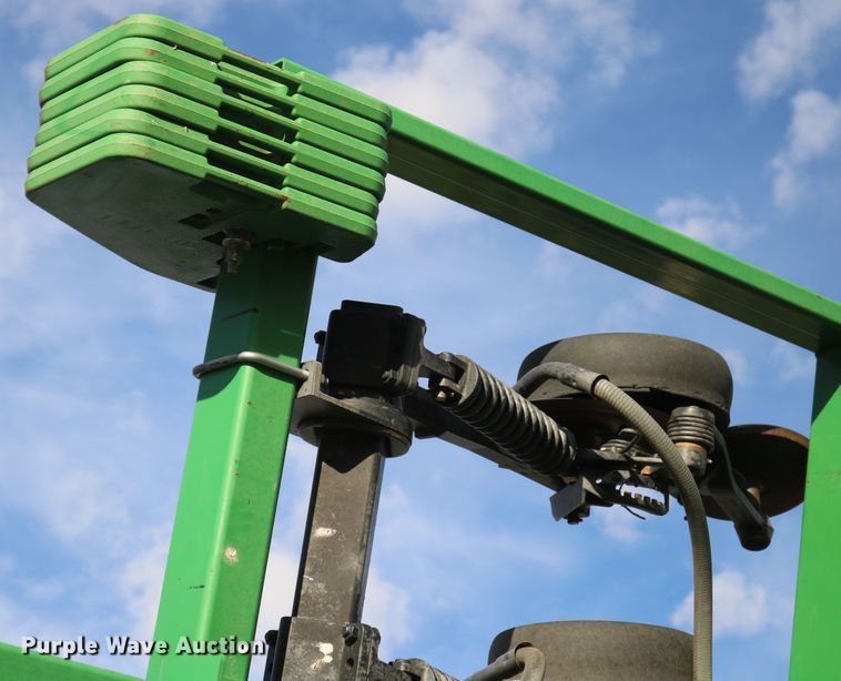 image for item DD6062 2011 John Deere 1890C air seeder