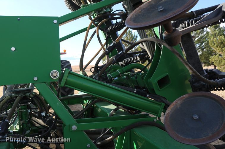 image for item DD6062 2011 John Deere 1890C air seeder