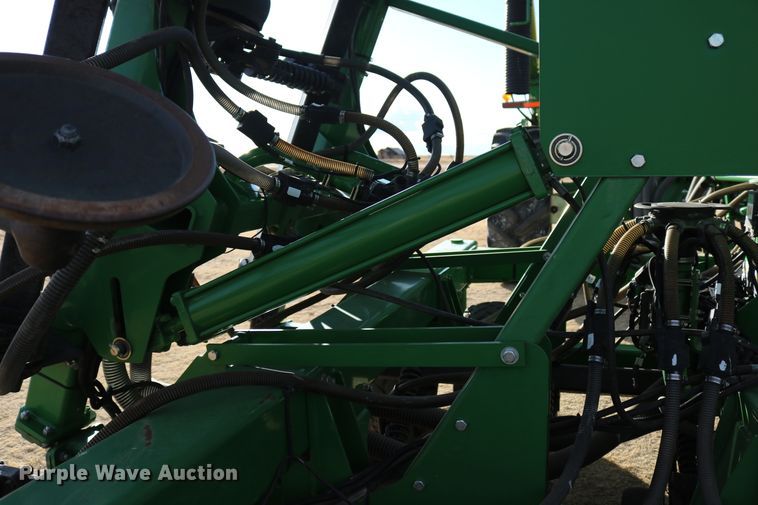 image for item DD6062 2011 John Deere 1890C air seeder