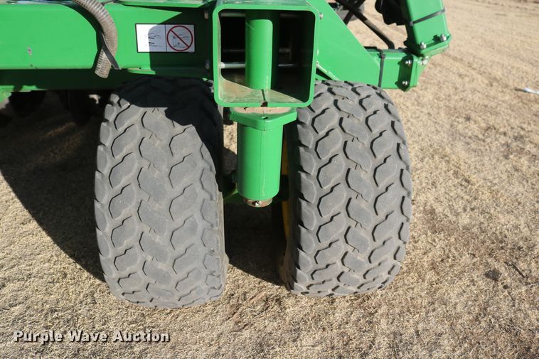 image for item DD6062 2011 John Deere 1890C air seeder