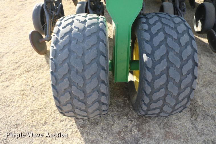 image for item DD6062 2011 John Deere 1890C air seeder