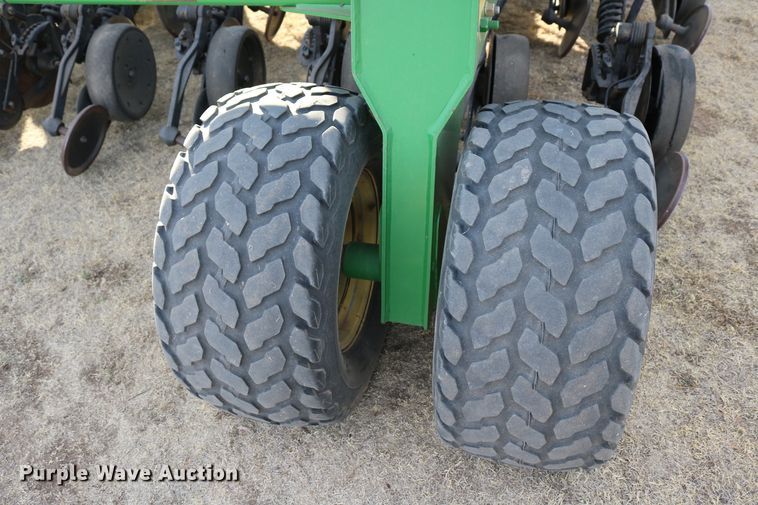 image for item DD6062 2011 John Deere 1890C air seeder