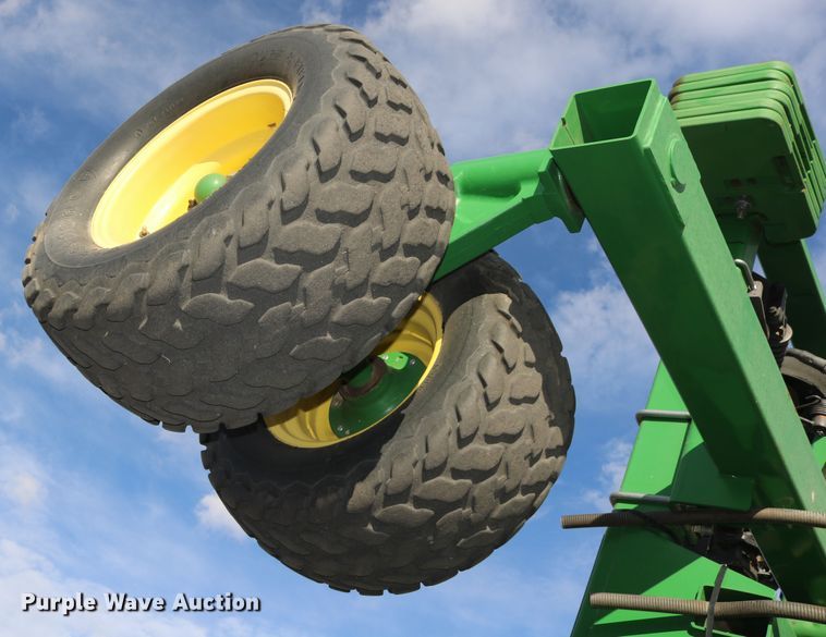 image for item DD6062 2011 John Deere 1890C air seeder