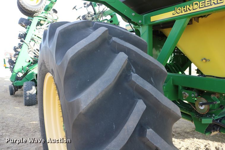 image for item DD6062 2011 John Deere 1890C air seeder