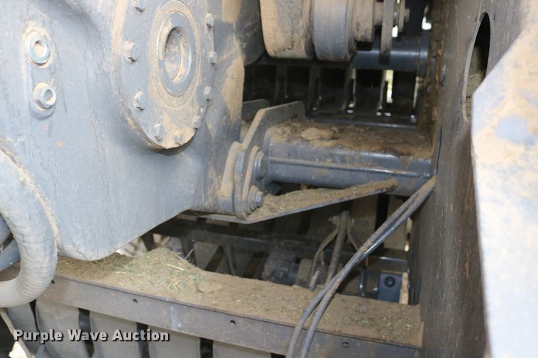 image for item DD6067 2015 Massey-Ferguson Hesston 2290 large square baler