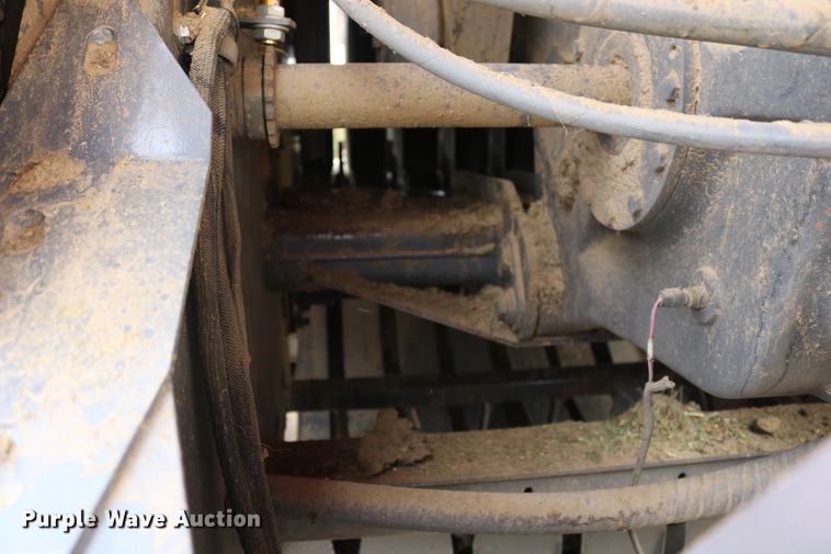 image for item DD6067 2015 Massey-Ferguson Hesston 2290 large square baler