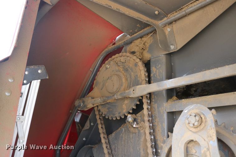 image for item DD6067 2015 Massey-Ferguson Hesston 2290 large square baler